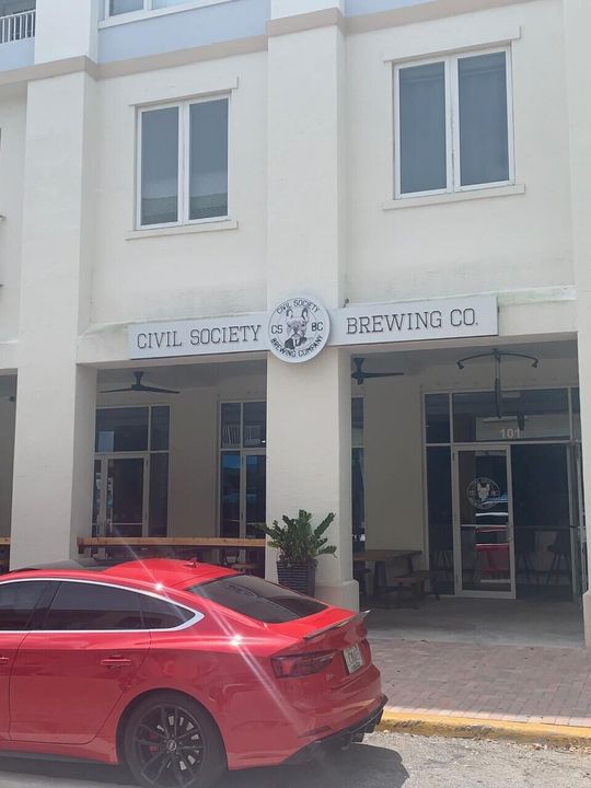 For Rent: $2,600 (2 beds, 1 baths, 968 Square Feet)