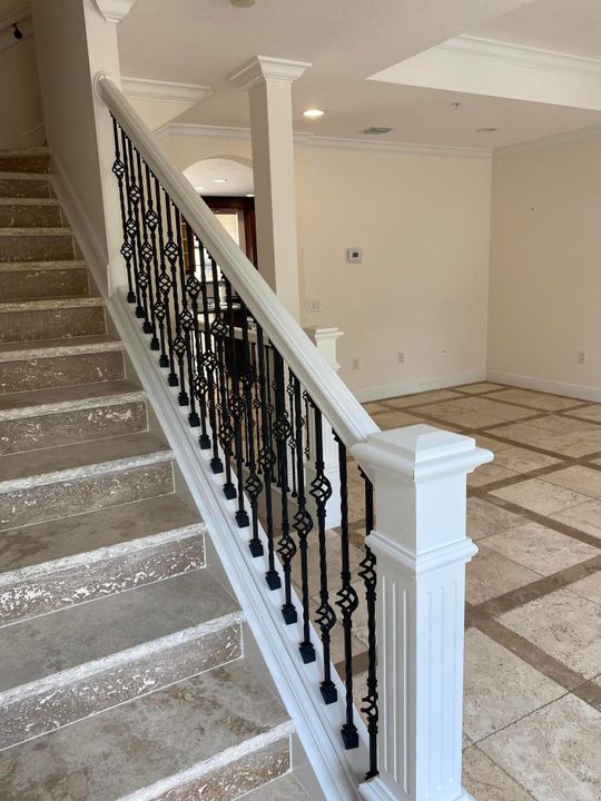 For Sale: $599,000 (3 beds, 3 baths, 2096 Square Feet)