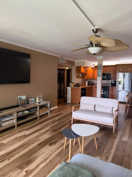 待售: $412,000 (2 贝兹, 2 浴室, 1250 平方英尺)