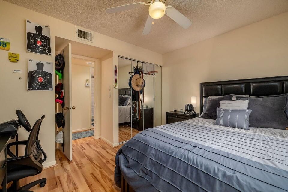 出租: $1,950 (2 贝兹, 2 浴室, 1018 平方英尺)