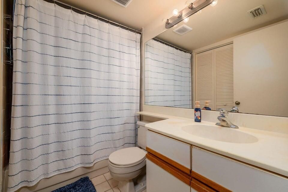 出租: $1,950 (2 贝兹, 2 浴室, 1018 平方英尺)