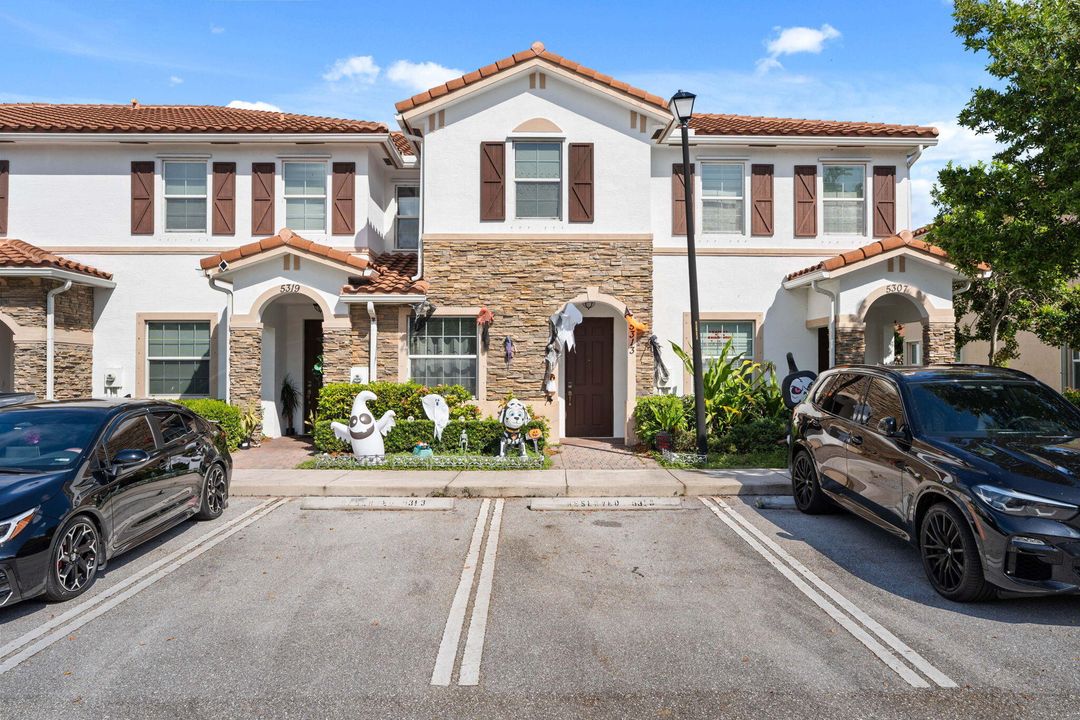 Под контрактом: $2,500 (3 спален, 2 ванн, 1499 Квадратных фут)