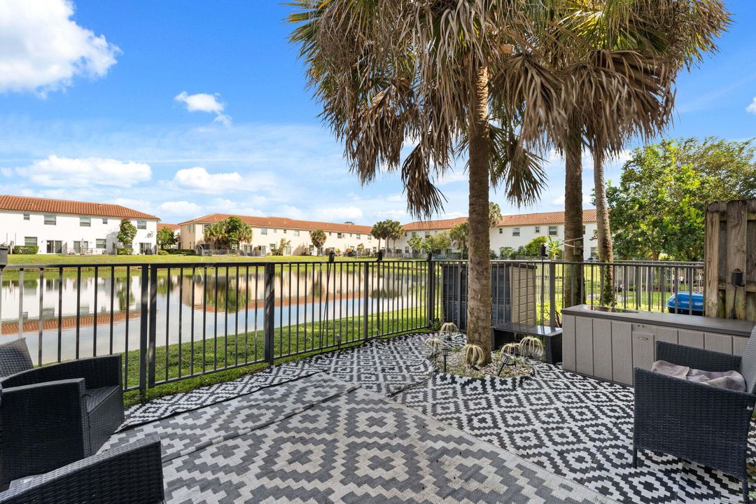 Под контрактом: $2,500 (3 спален, 2 ванн, 1499 Квадратных фут)