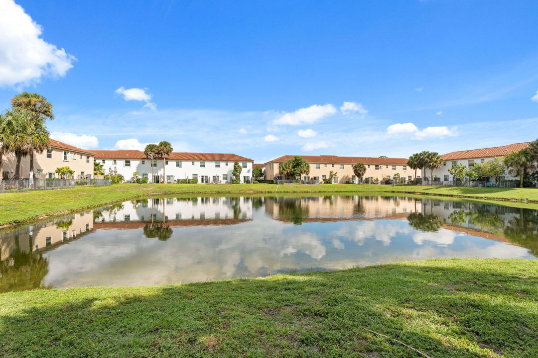 Под контрактом: $2,500 (3 спален, 2 ванн, 1499 Квадратных фут)