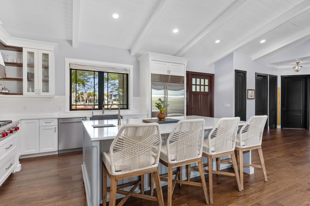 For Sale: $2,800,000 (3 beds, 2 baths, 2059 Square Feet)