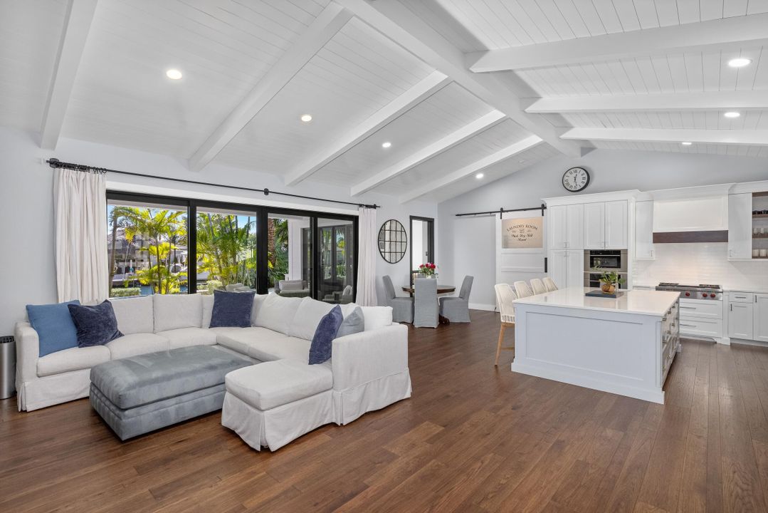 For Sale: $2,800,000 (3 beds, 2 baths, 2059 Square Feet)