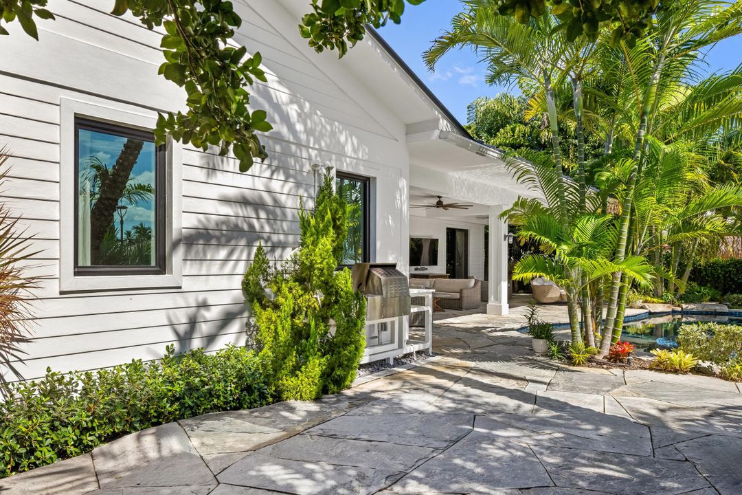 For Sale: $2,800,000 (3 beds, 2 baths, 2059 Square Feet)