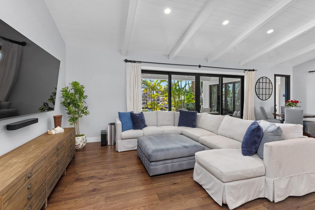 For Sale: $2,800,000 (3 beds, 2 baths, 2059 Square Feet)