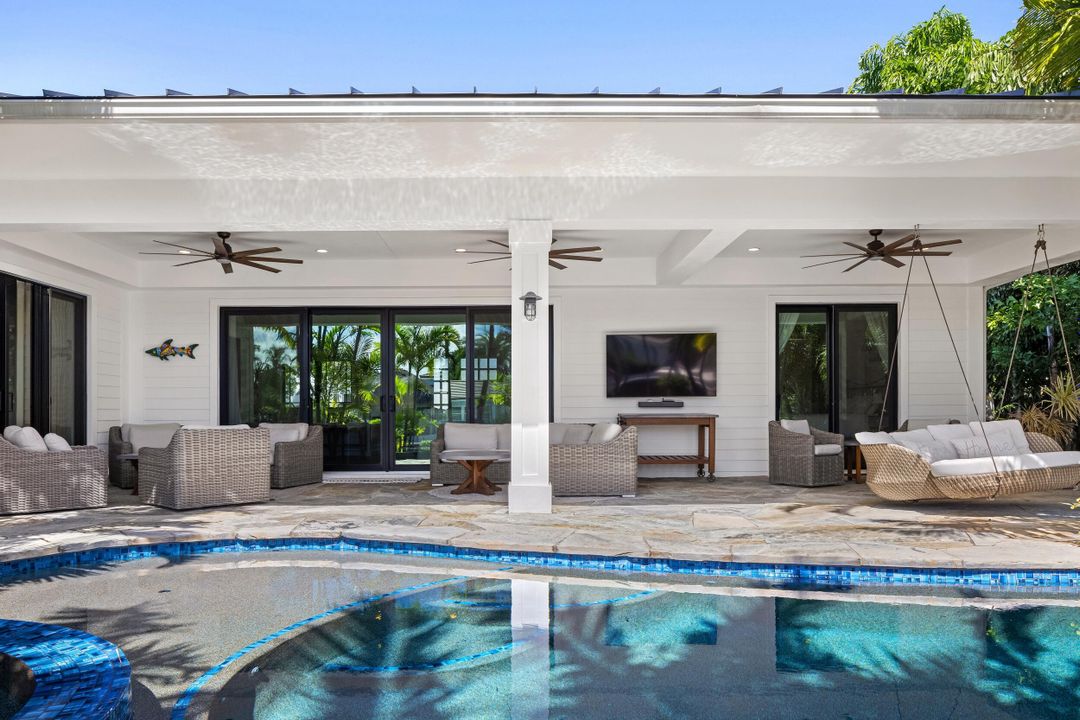 For Sale: $2,800,000 (3 beds, 2 baths, 2059 Square Feet)