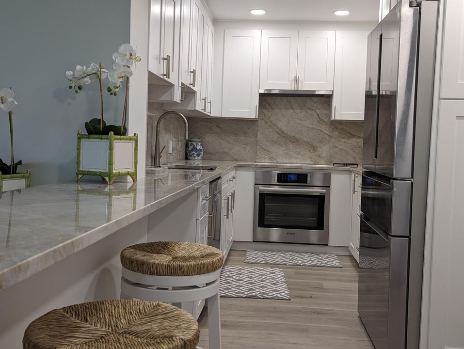 For Rent: $3,500 (1 beds, 1 baths, 724 Square Feet)