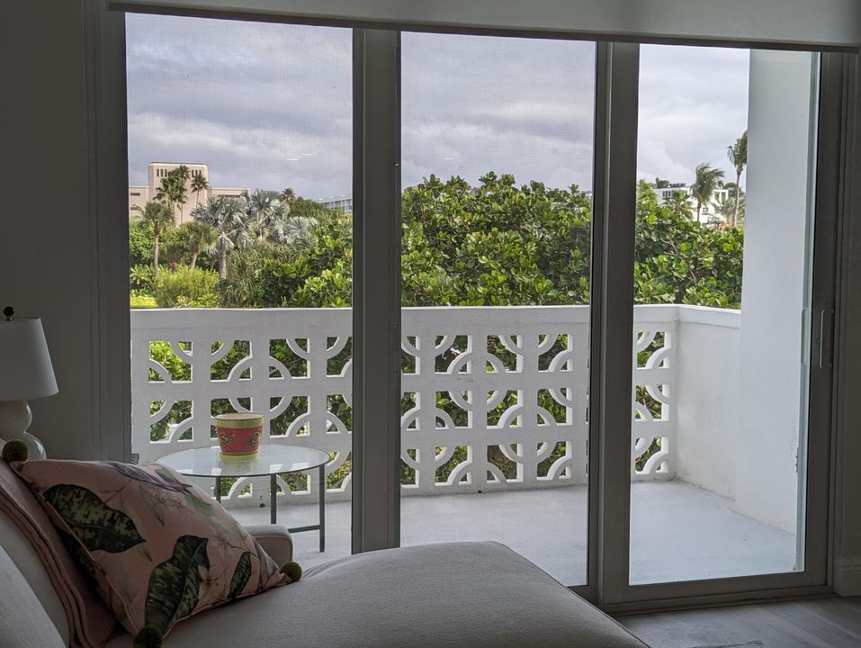 For Rent: $3,500 (1 beds, 1 baths, 724 Square Feet)