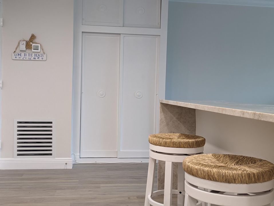 For Rent: $3,500 (1 beds, 1 baths, 724 Square Feet)