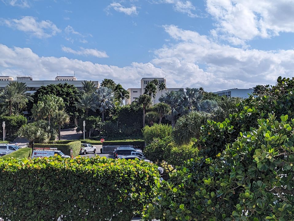 For Rent: $3,500 (1 beds, 1 baths, 724 Square Feet)