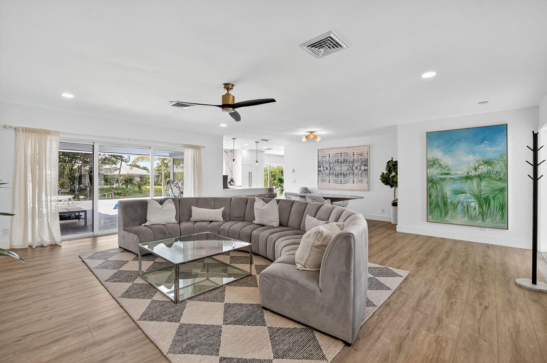 For Rent: $12,000 (3 beds, 2 baths, 1965 Square Feet)