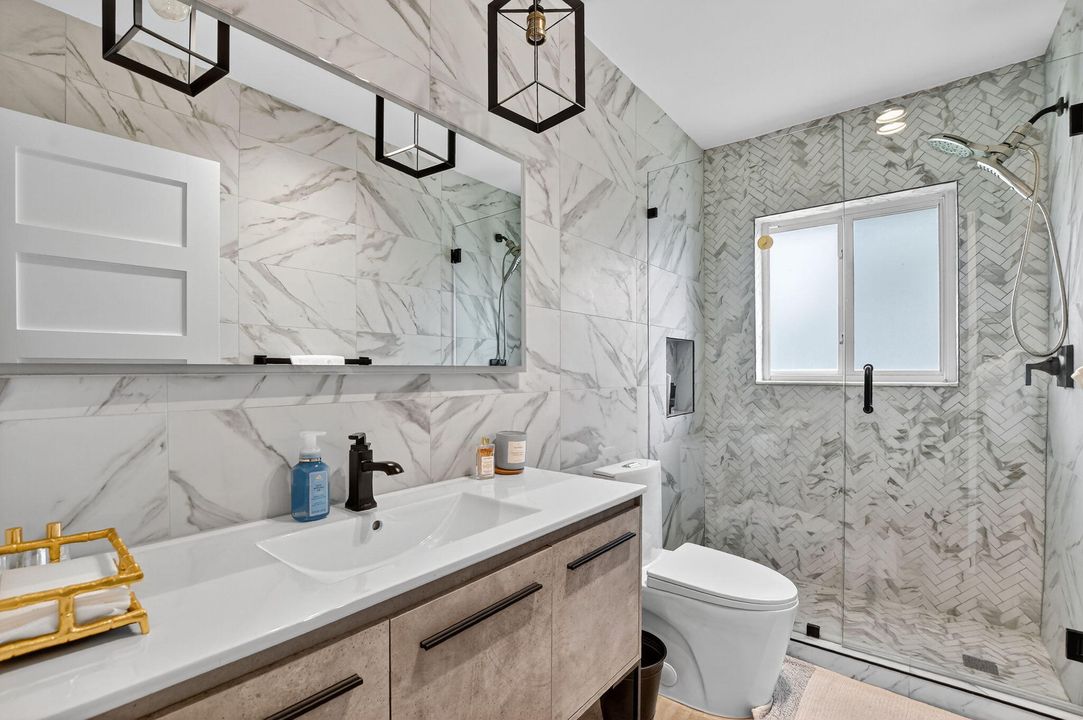 For Rent: $12,000 (3 beds, 2 baths, 1965 Square Feet)