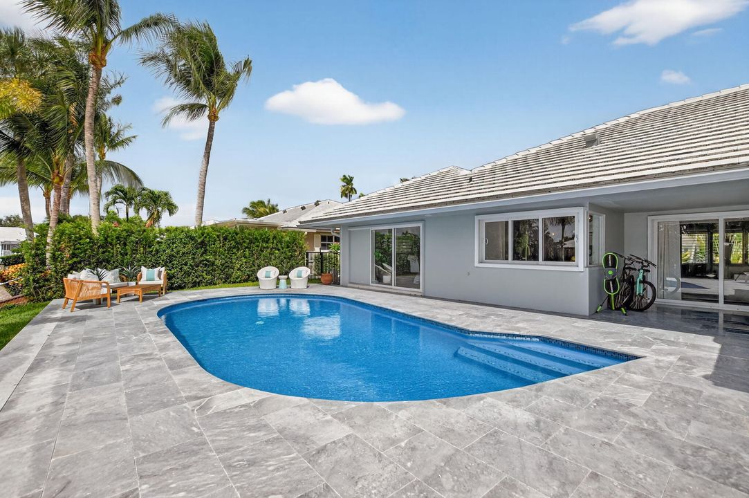 For Rent: $12,000 (3 beds, 2 baths, 1965 Square Feet)