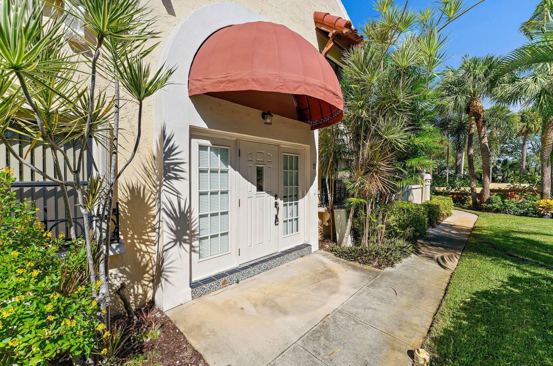 Под контрактом: $2,500 (2 спален, 2 ванн, 1556 Квадратных фут)