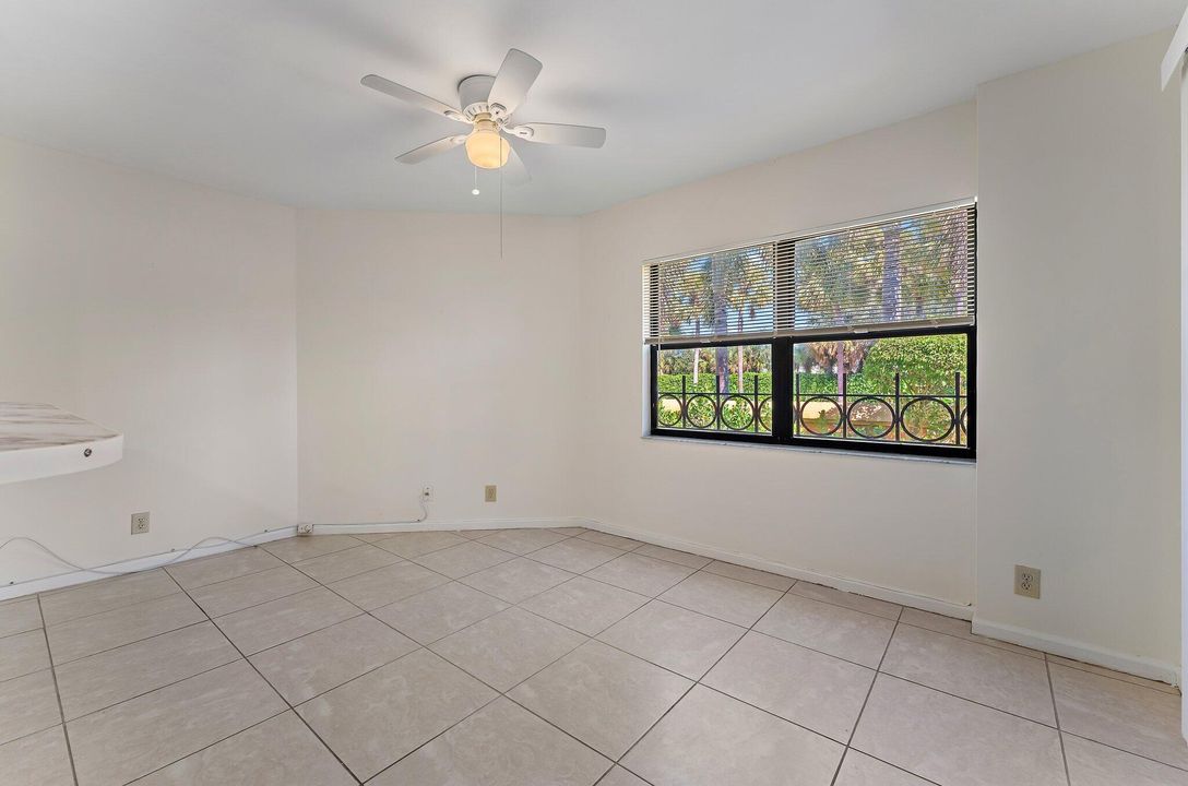 Под контрактом: $2,500 (2 спален, 2 ванн, 1556 Квадратных фут)