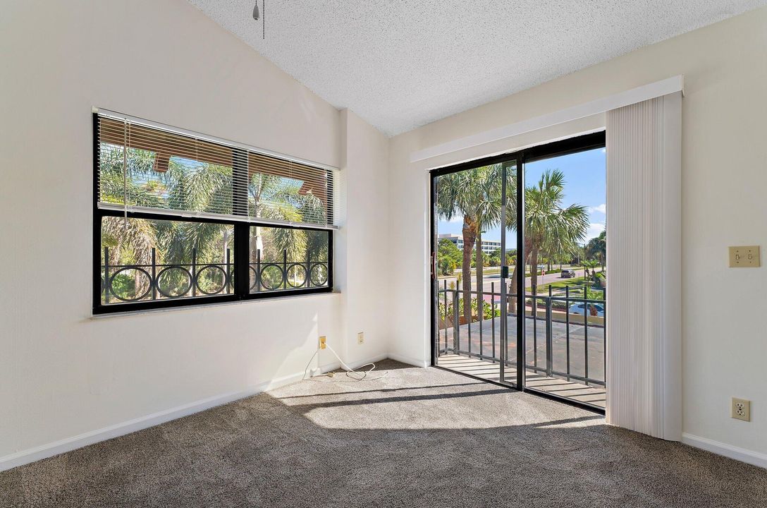 Под контрактом: $2,500 (2 спален, 2 ванн, 1556 Квадратных фут)