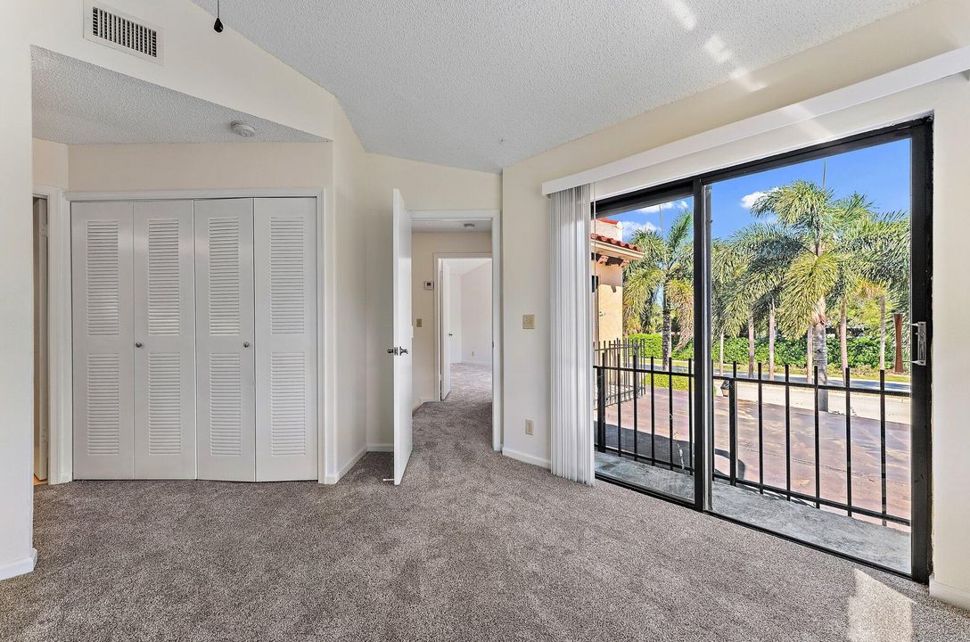 Под контрактом: $2,500 (2 спален, 2 ванн, 1556 Квадратных фут)