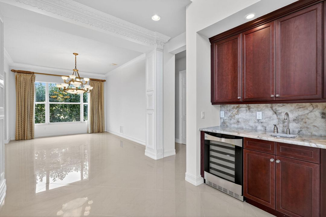 待售: $1,900,000 (5 贝兹, 7 浴室, 5537 平方英尺)