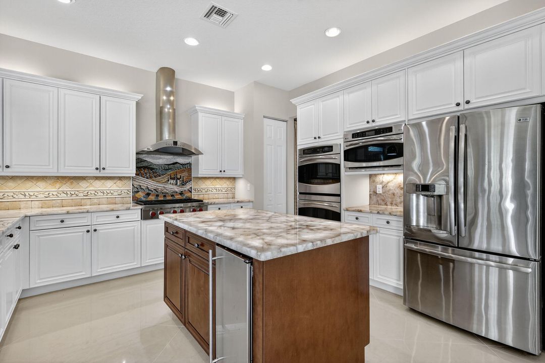 待售: $1,900,000 (5 贝兹, 7 浴室, 5537 平方英尺)