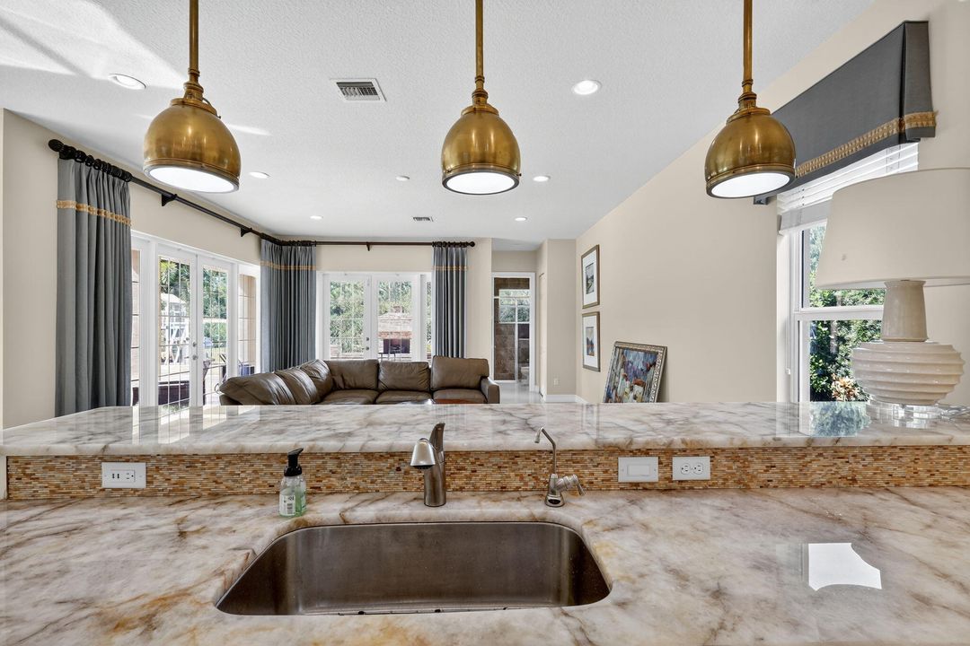 待售: $1,900,000 (5 贝兹, 7 浴室, 5537 平方英尺)