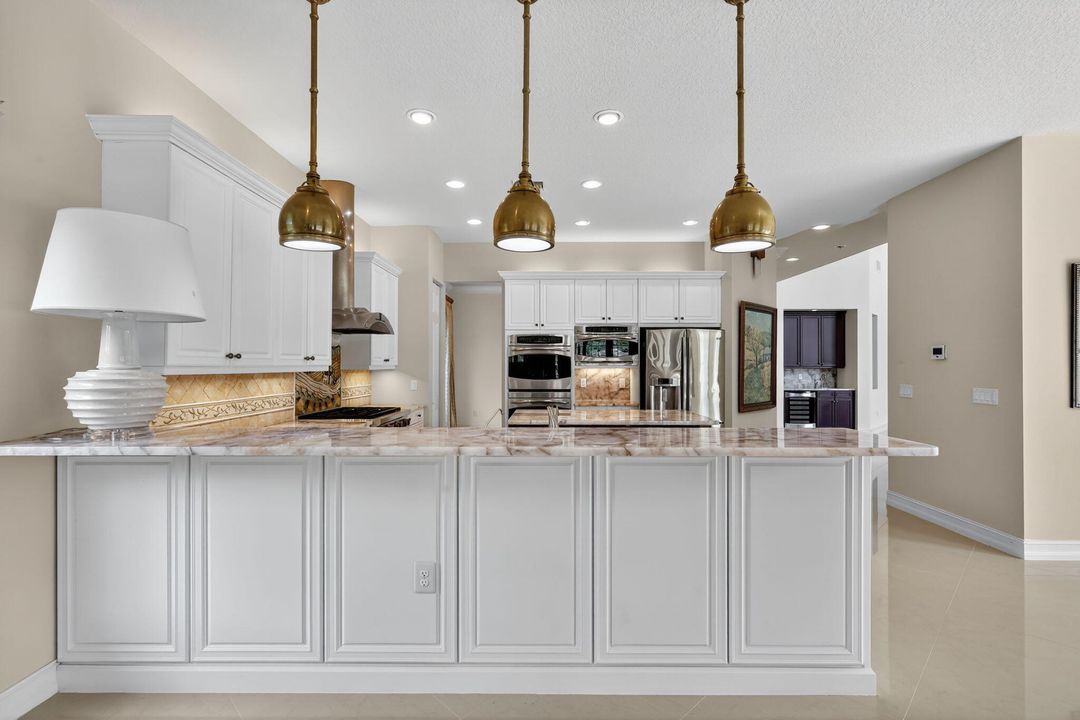 待售: $1,900,000 (5 贝兹, 7 浴室, 5537 平方英尺)