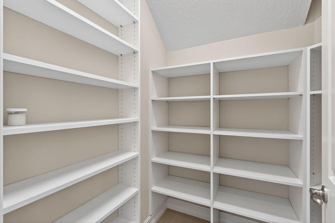 待售: $1,900,000 (5 贝兹, 7 浴室, 5537 平方英尺)