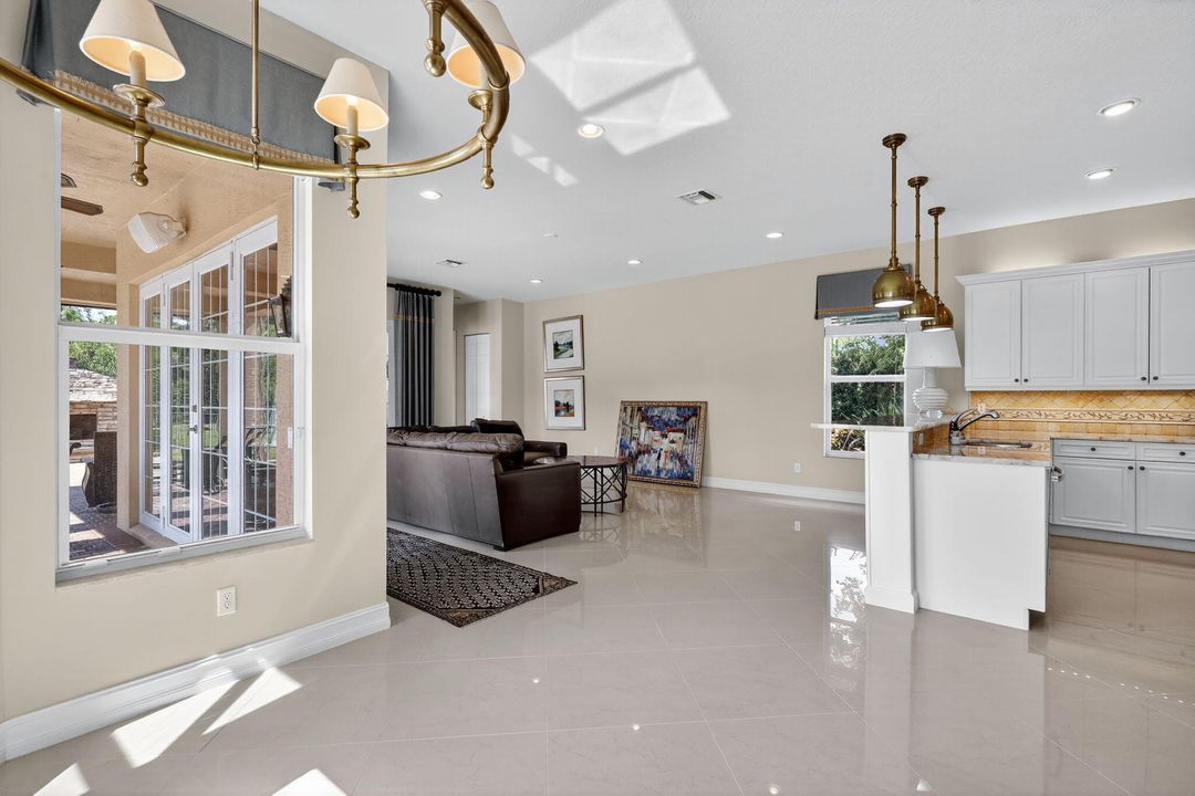 待售: $1,900,000 (5 贝兹, 7 浴室, 5537 平方英尺)