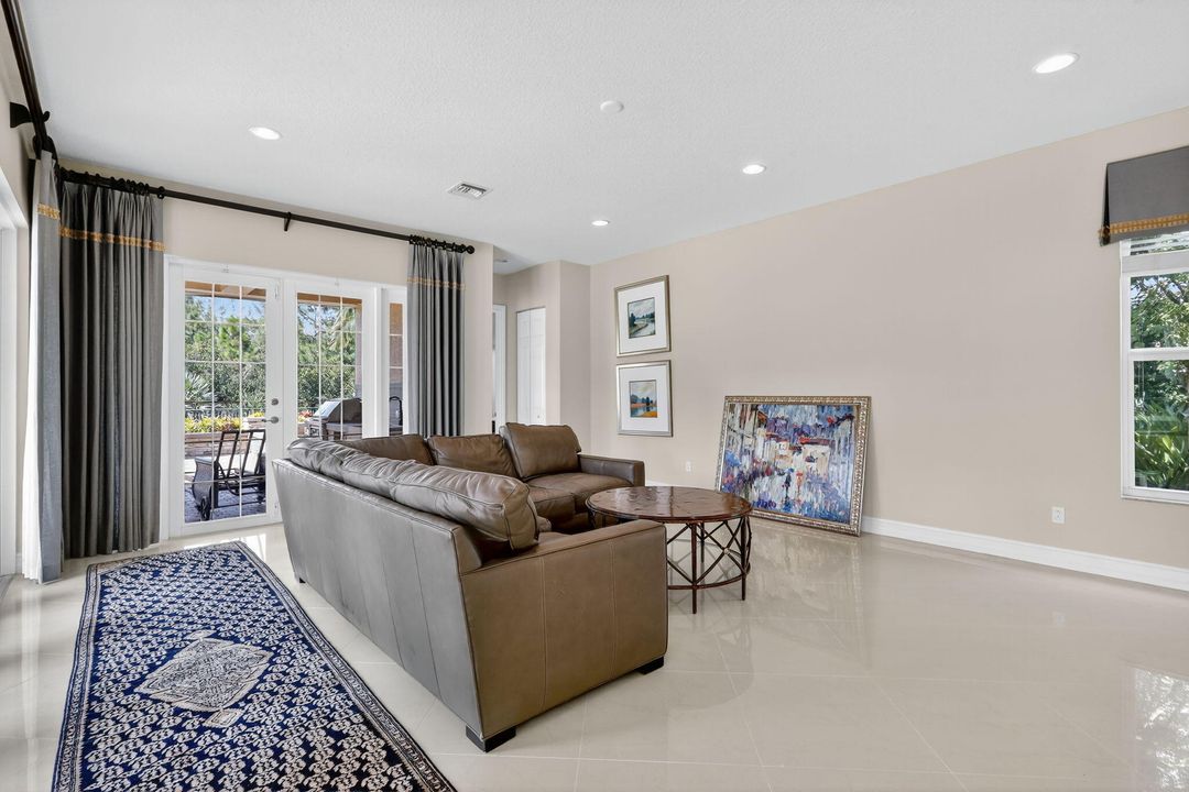 待售: $1,900,000 (5 贝兹, 7 浴室, 5537 平方英尺)