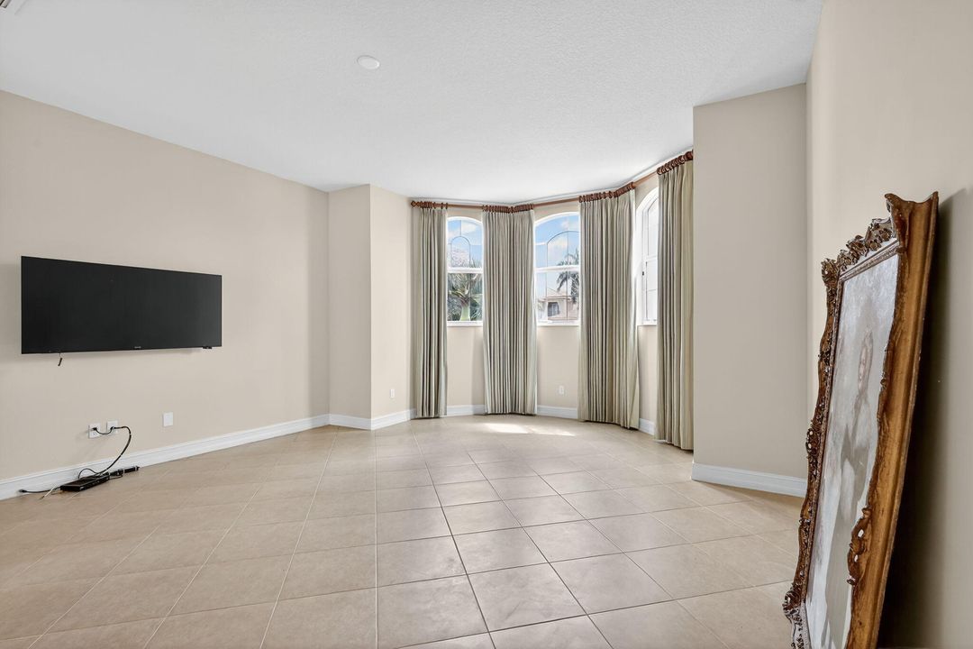 待售: $1,900,000 (5 贝兹, 7 浴室, 5537 平方英尺)