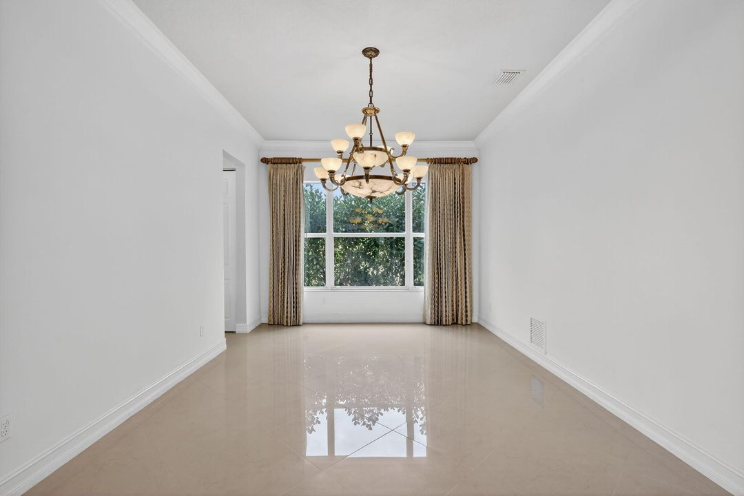 待售: $1,900,000 (5 贝兹, 7 浴室, 5537 平方英尺)