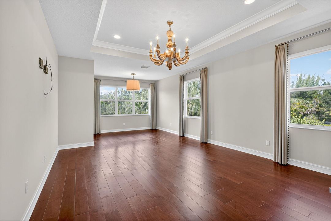 待售: $1,900,000 (5 贝兹, 7 浴室, 5537 平方英尺)