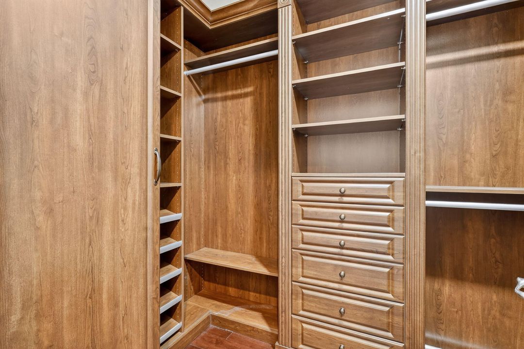 待售: $1,900,000 (5 贝兹, 7 浴室, 5537 平方英尺)