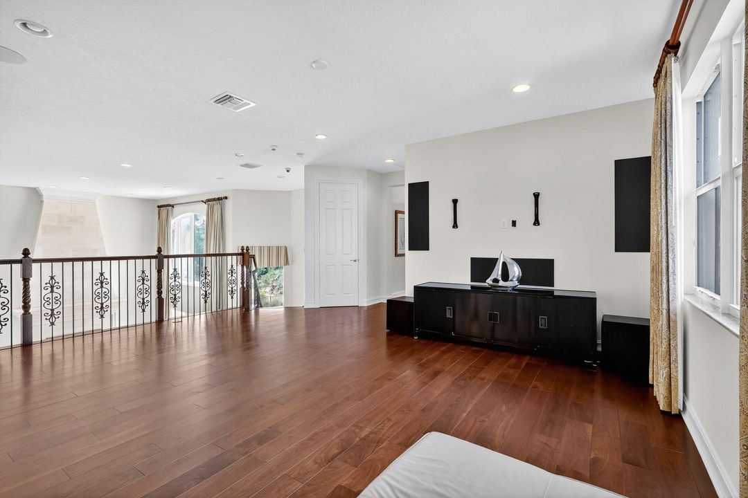 待售: $1,900,000 (5 贝兹, 7 浴室, 5537 平方英尺)