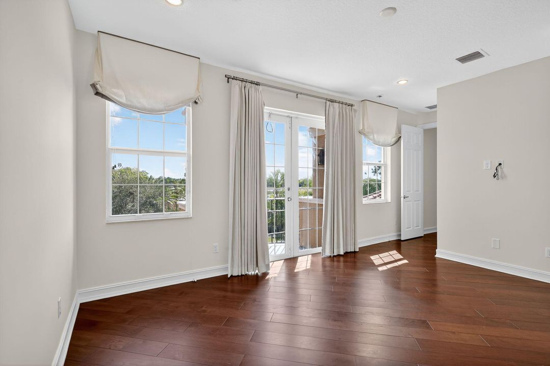 待售: $1,900,000 (5 贝兹, 7 浴室, 5537 平方英尺)