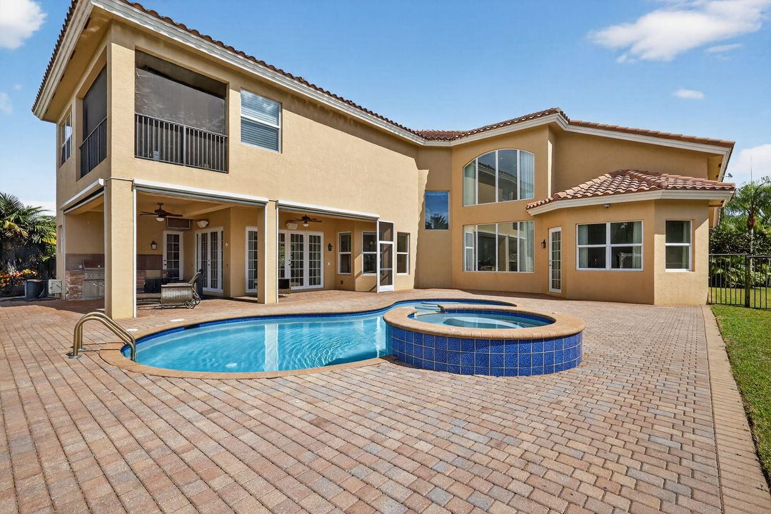 待售: $1,900,000 (5 贝兹, 7 浴室, 5537 平方英尺)