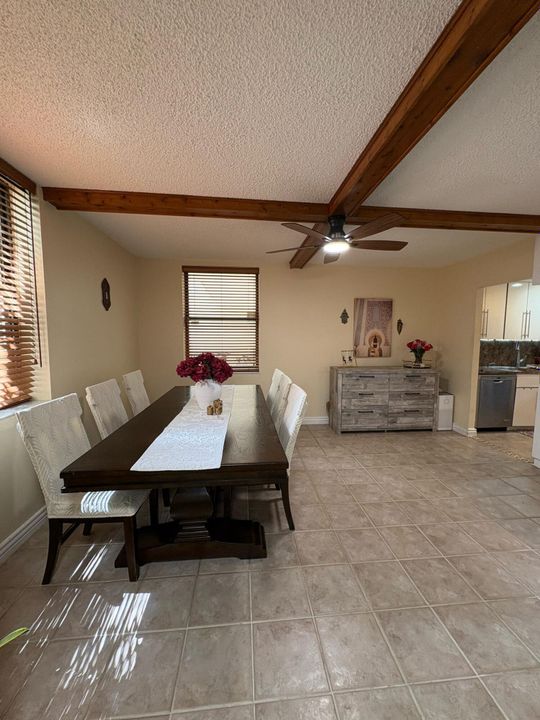 For Sale: $275,000 (2 beds, 2 baths, 1170 Square Feet)