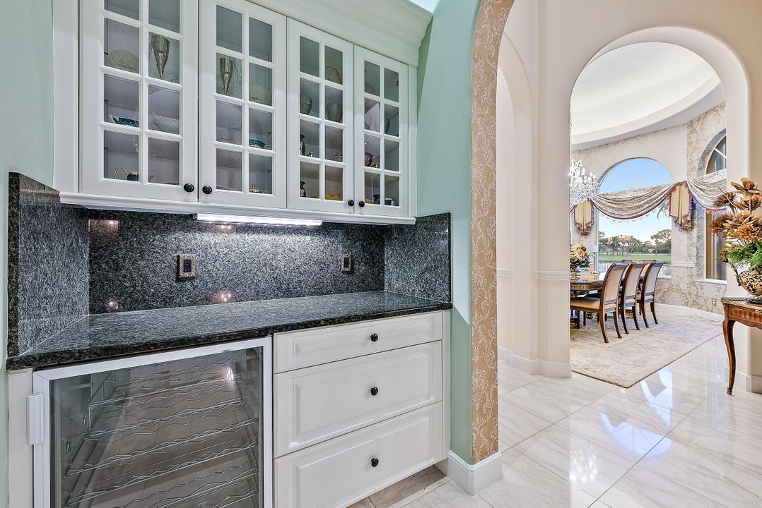 待售: $2,900,000 (5 贝兹, 7 浴室, 6946 平方英尺)