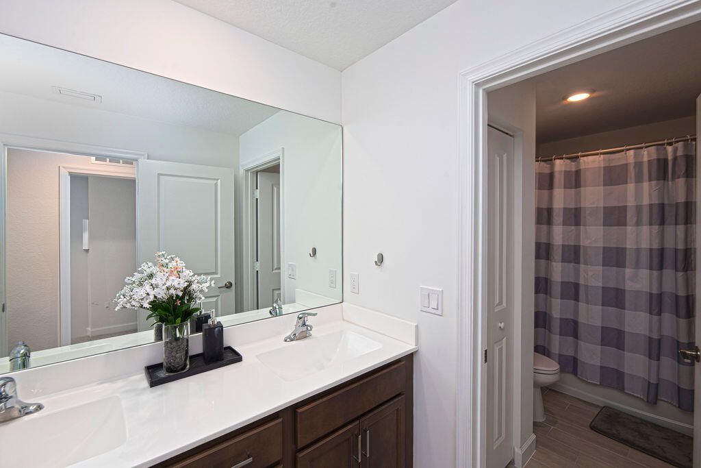 For Sale: $589,900 (4 beds, 2 baths, 3104 Square Feet)