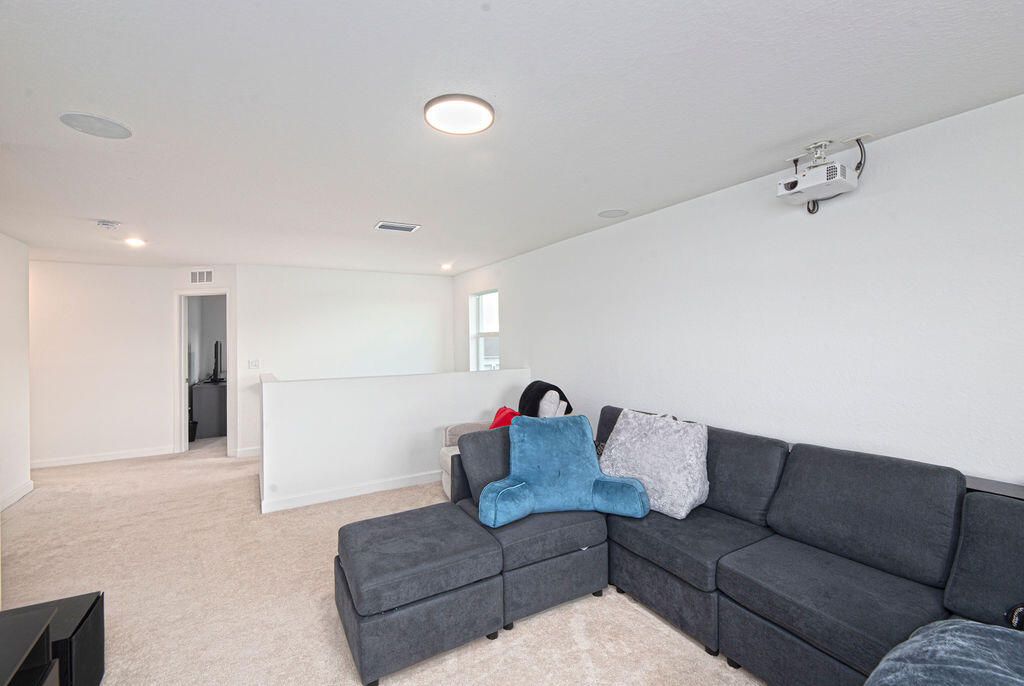 For Sale: $589,900 (4 beds, 2 baths, 3104 Square Feet)