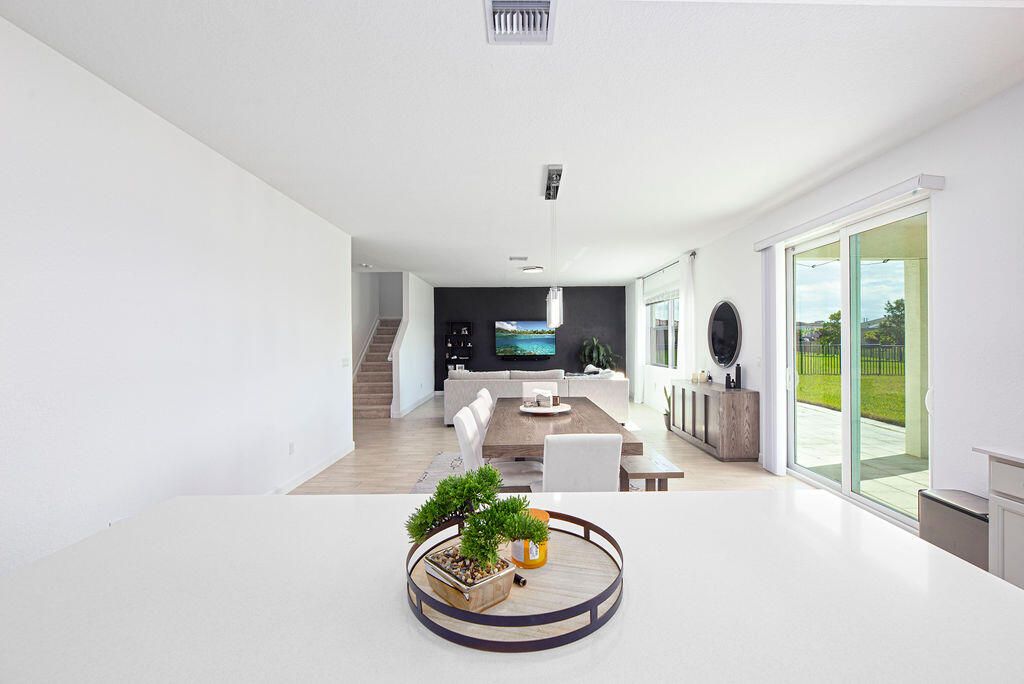 For Sale: $589,900 (4 beds, 2 baths, 3104 Square Feet)