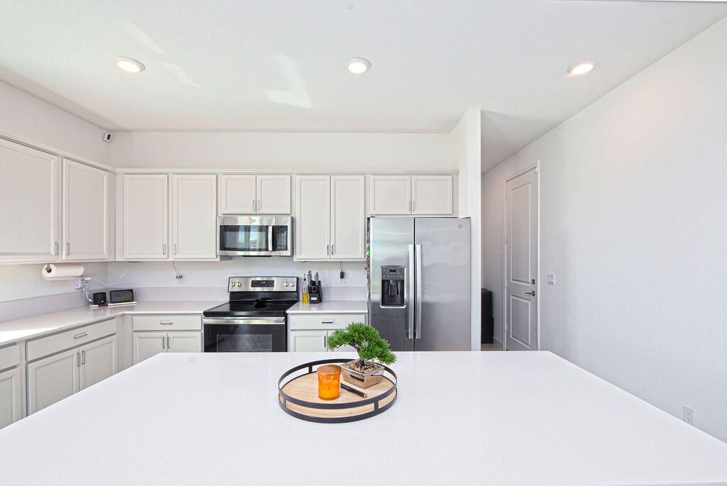 For Sale: $589,900 (4 beds, 2 baths, 3104 Square Feet)