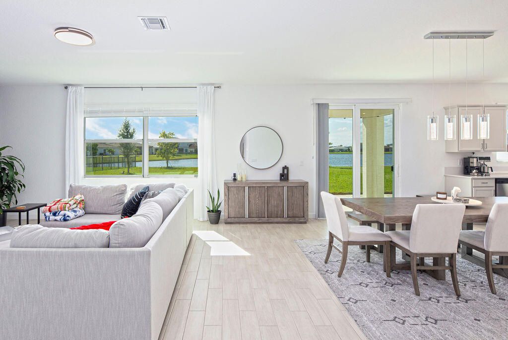 For Sale: $589,900 (4 beds, 2 baths, 3104 Square Feet)