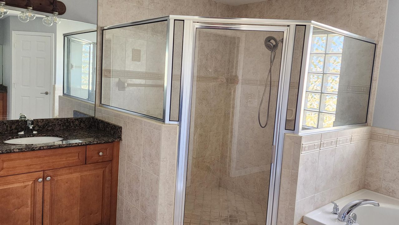 For Rent: $2,700 (4 beds, 3 baths, 2221 Square Feet)