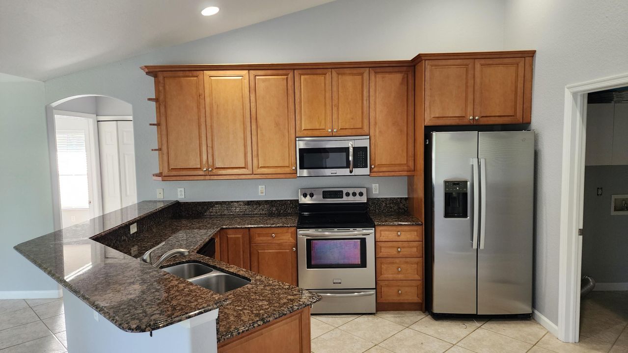 For Rent: $2,700 (4 beds, 3 baths, 2221 Square Feet)