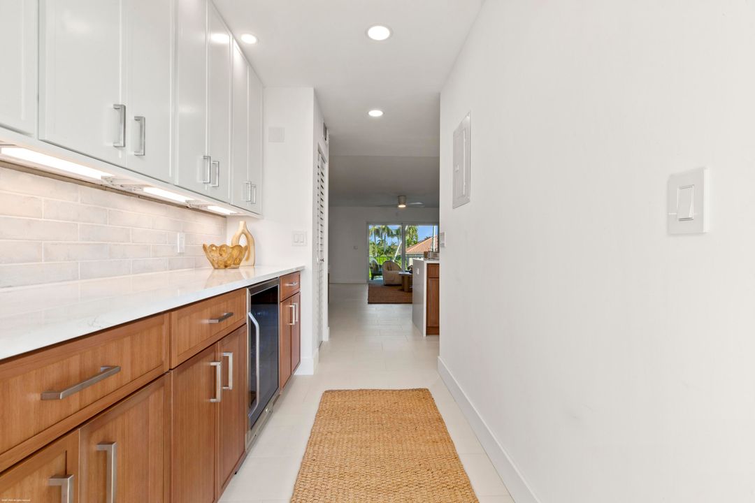 出租: $12,500 (2 贝兹, 2 浴室, 1143 平方英尺)