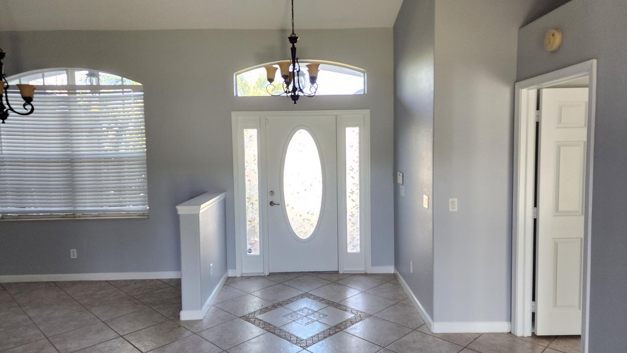 For Rent: $2,700 (4 beds, 3 baths, 2221 Square Feet)