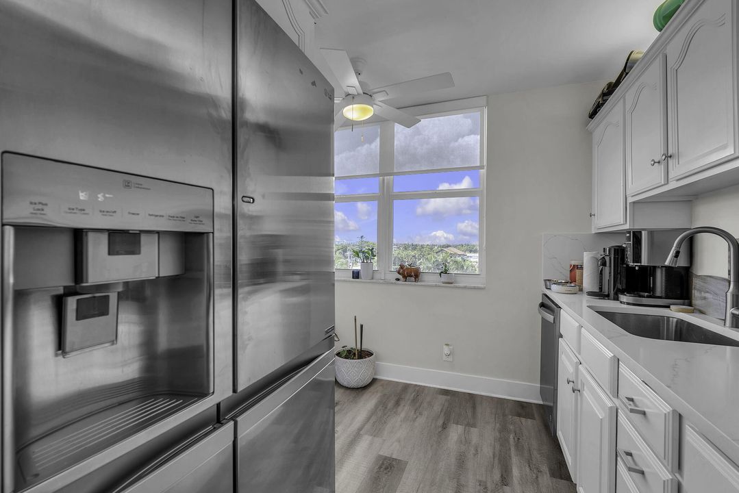 For Sale: $552,700 (2 beds, 2 baths, 1000 Square Feet)